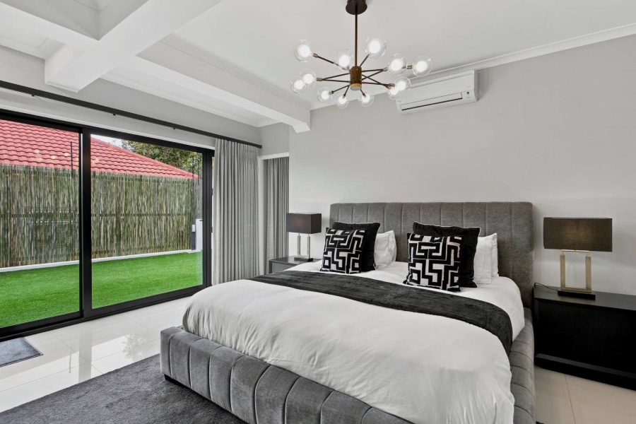 7 Bedroom Property for Sale in Oranjezicht Western Cape